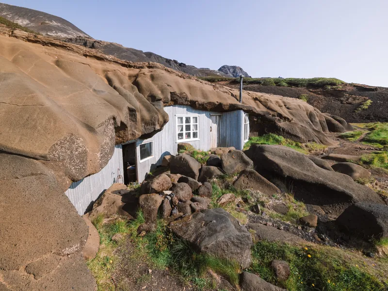 Laugarvatnshellir (The Cave People)