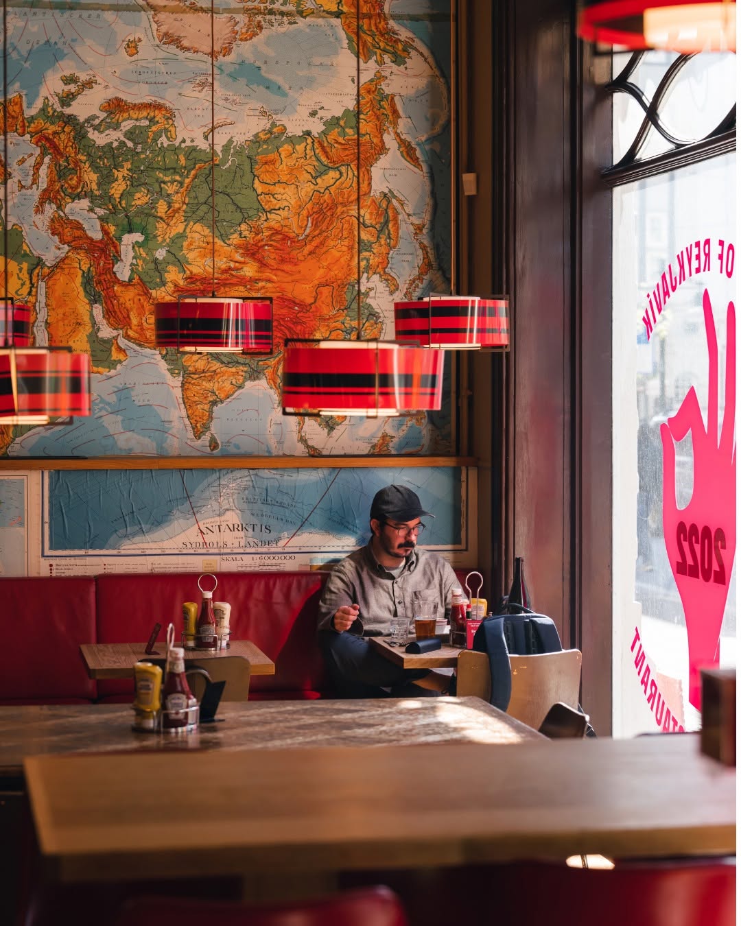 The Laundromat Café