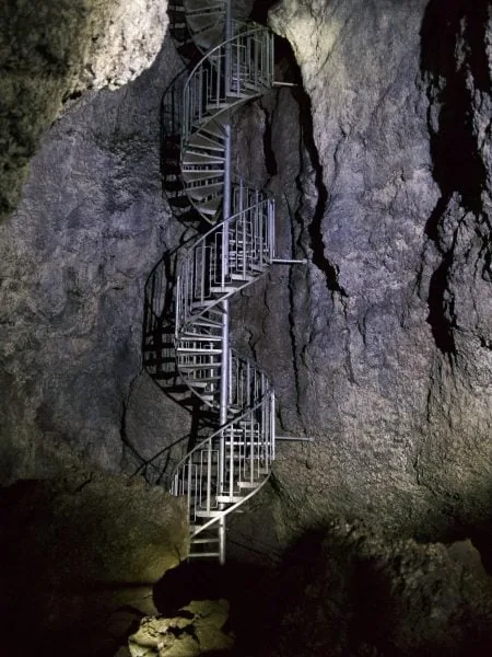 Vatnshellir Cave